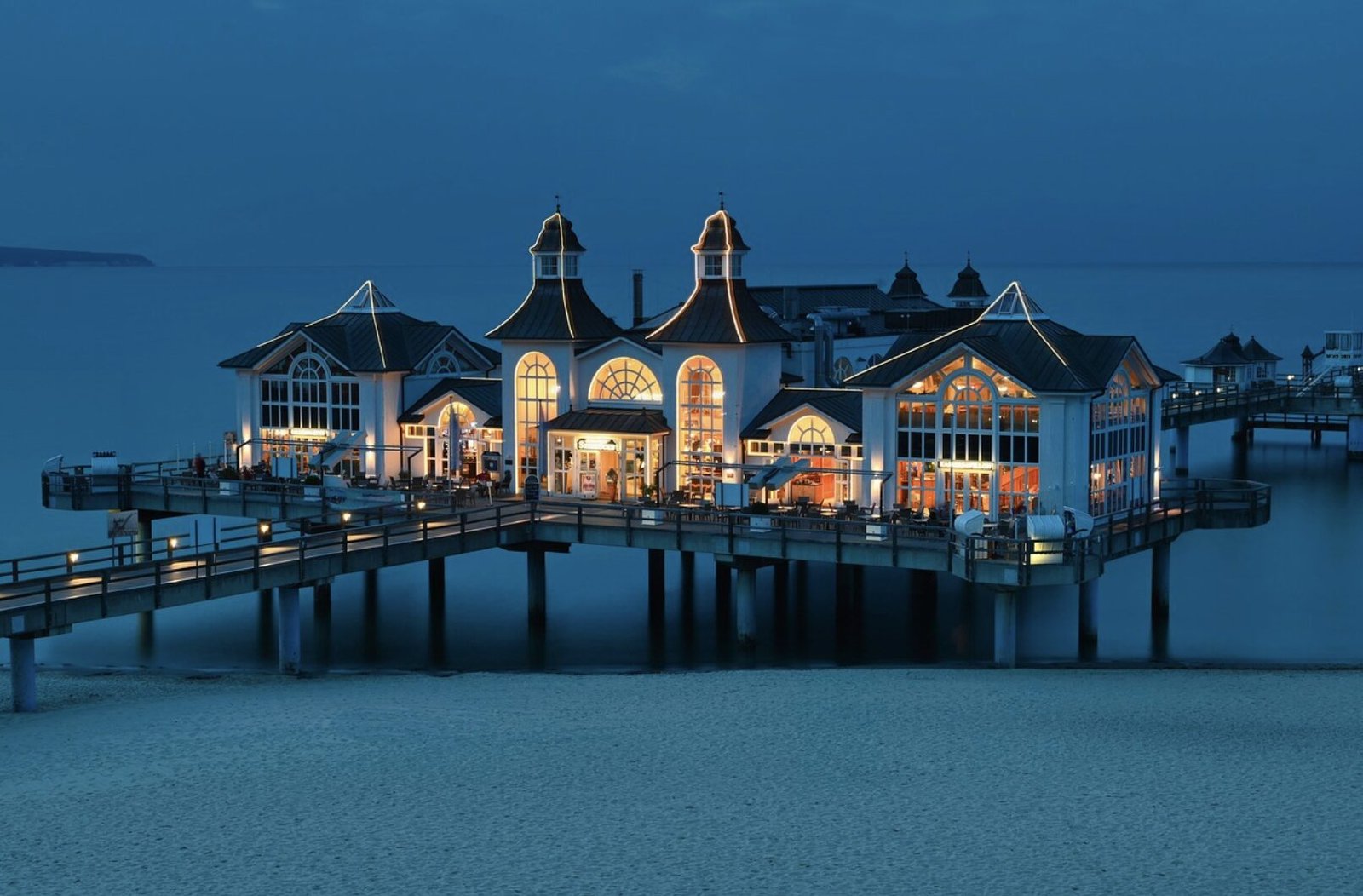 Why Digital Menus Are the Future of Dining - eMenu International